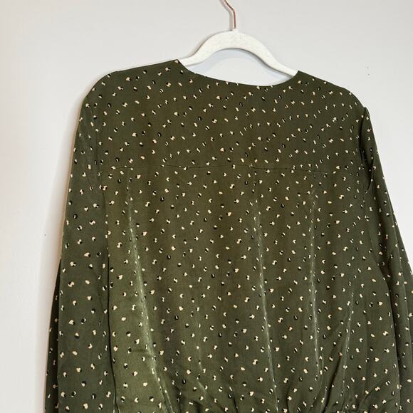 Oat Green Speckled V-Neck Peplum Blouse Long Sleeve Ruffle Cuff NWT Size L - Picture 7 of 9